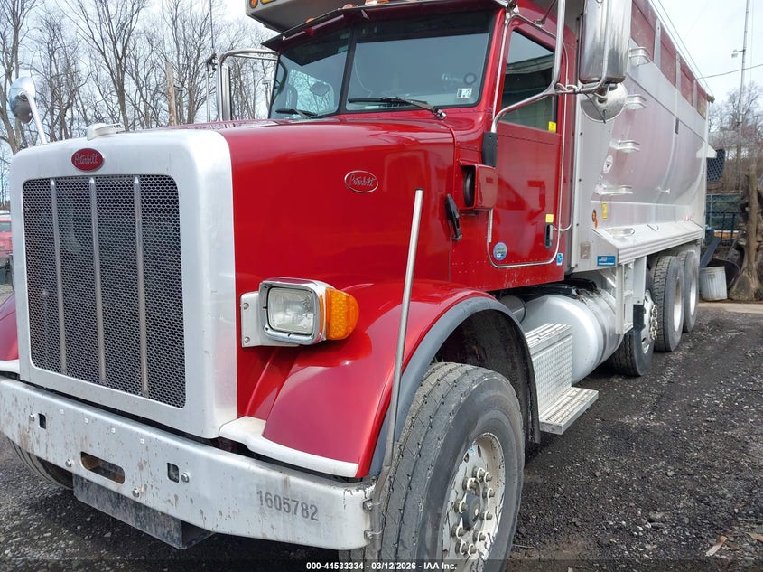 2016 Peterbilt 365 VIN 1NPSXPEX1GD362014 IAAI salvage auction — NORMAL WEAR, Clear (Pennsylvania), sold $29,000 on 2026-07-15 (photo 2)