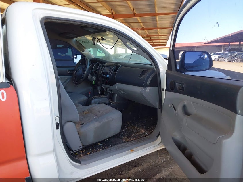 2014 Toyota Tacoma VIN 5TFNX4CN4EX034487 IAAI salvage auction — RIGHT FRONT, Salvage Title, sold $1,300 on 2026-07-21 (photo 5)