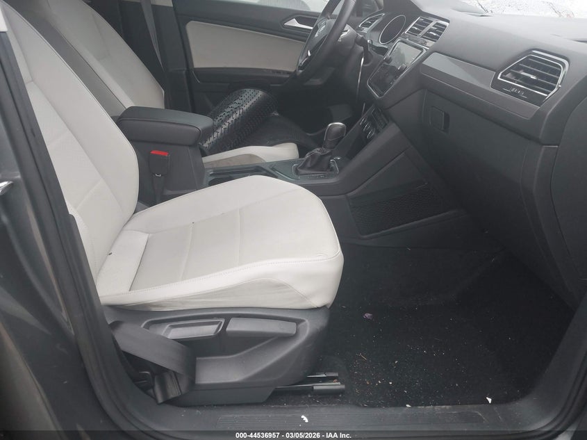 2021 Volkswagen Tiguan VIN 3VV3B7AX7MM026501 IAAI salvage auction — REAR END, Salvage Title, sold $4,550 on 2026-09-12 (photo 5)