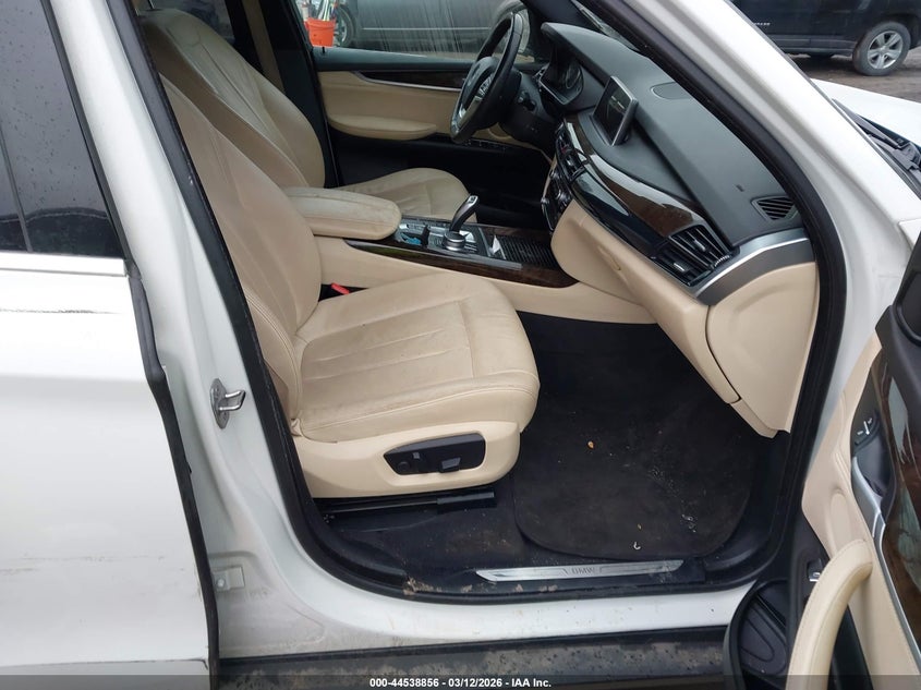 2017 BMW X5 VIN 5UXKR0C32H0V74467 IAAI salvage auction — ENGINE DAMAGE, Salvage Title, sold $25 on 2026-07-28 (photo 5)