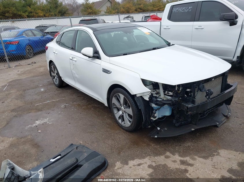 2019 Kia Optima VIN 5XXGT4L36KG372284 IAAI salvage auction — SIDE, Salvage Title, sold $825 on 2026-07-11 (photo 1)