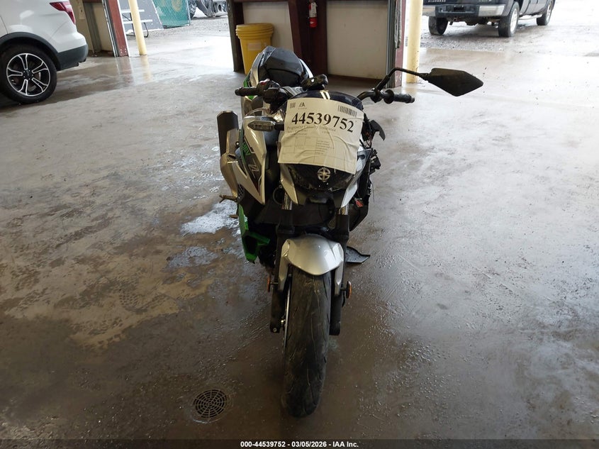 2024 Kawasaki VIN ML5CRGA17RDA01460 IAAI salvage auction — ALL OVER, Salvage (Kentucky), sold $975 on 2026-07-15 (photo 5)