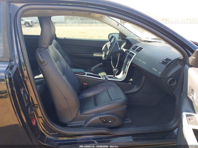 2013 Volvo C30 VIN YV1672MK6D2306640 IAAI salvage auction — FRONT END, Salvage Title, sold $25 on 2026-07-29 (photo 5)