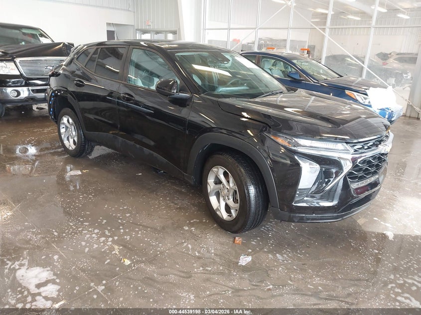 2025 Chevrolet Trax VIN KL77LFEP4SC058562 IAAI salvage auction — REAR END, Clear (Missouri), sold $5,900 on 2026-07-14 (photo 1)