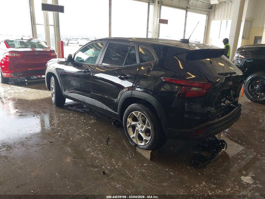 2025 Chevrolet Trax VIN KL77LFEP4SC058562 IAAI salvage auction — REAR END, Clear (Missouri), sold $5,900 on 2026-07-14 (photo 3)