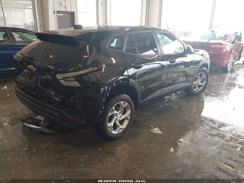 2025 Chevrolet Trax VIN KL77LFEP4SC058562 IAAI salvage auction — REAR END, Clear (Missouri), sold $5,900 on 2026-07-14 (photo 4)