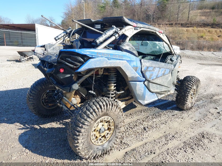 2024 Can-am/ brp Maverick VIN 3JBVXAV45RE000943 IAAI salvage auction — FRONT & REAR, Salvage (Kentucky), sold $9,050 on 2026-08-19 (photo 4)