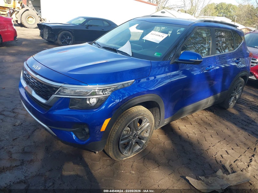 2023 Kia Seltos VIN KNDEU2AA9P7393558 IAAI salvage auction — RIGHT SIDE, Salvage (Virginia), sold $7,600 on 2026-07-30 (photo 2)