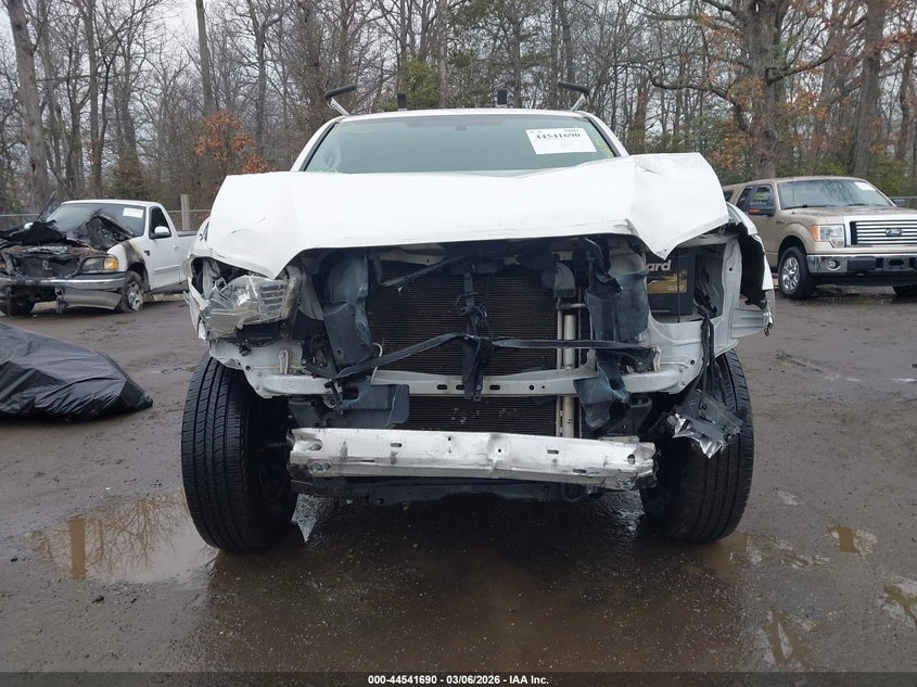 2017 Toyota Tacoma VIN 5TFRX5GN6HX087035 IAAI salvage auction — FRONT END, Salvage Title, sold $5,200 on 2026-07-26 (photo 6)