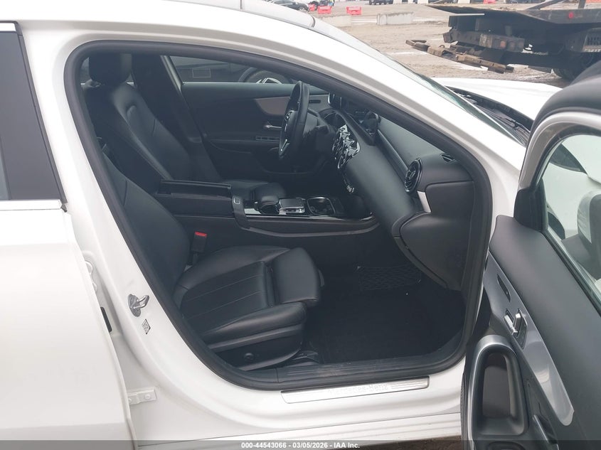 2019 Mercedes-benz A-klasse VIN WDD3G4FBXKW022506 IAAI salvage auction — LEFT FRONT, Salvage (Illinois), sold $5,900 on 2026-07-21 (photo 3)