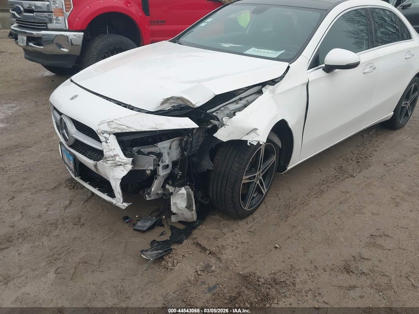 2019 Mercedes-benz A-klasse VIN WDD3G4FBXKW022506 IAAI salvage auction — LEFT FRONT, Salvage (Illinois), sold $5,900 on 2026-07-21 (photo 4)