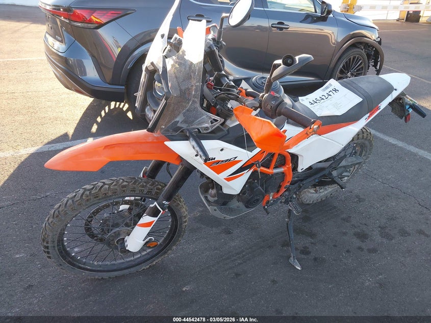 2025 Ktm 390 adventure VIN MD2JGJ407SN222244 IAAI salvage auction — FRONT END, Salvage Title, sold $2,550 on 2026-07-14 (photo 2)