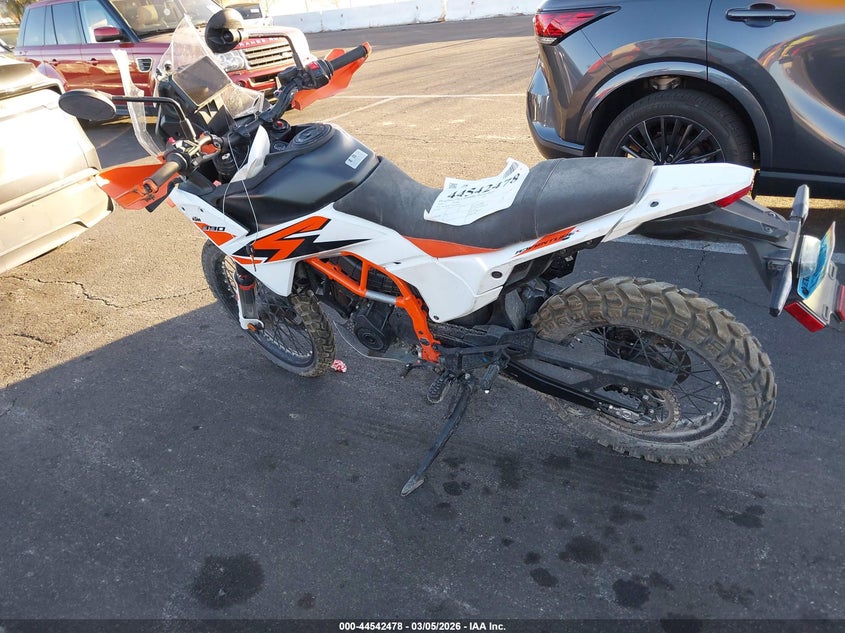 2025 Ktm 390 adventure VIN MD2JGJ407SN222244 IAAI salvage auction — FRONT END, Salvage Title, sold $2,550 on 2026-07-14 (photo 3)