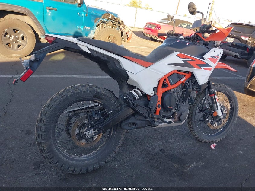 2025 Ktm 390 adventure VIN MD2JGJ407SN222244 IAAI salvage auction — FRONT END, Salvage Title, sold $2,550 on 2026-07-14 (photo 4)