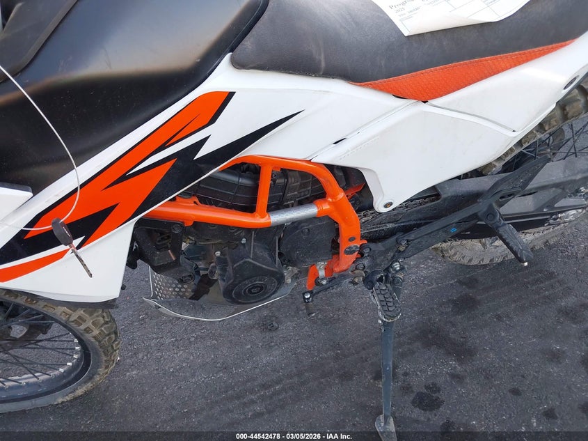 2025 Ktm 390 adventure VIN MD2JGJ407SN222244 IAAI salvage auction — FRONT END, Salvage Title, sold $2,550 on 2026-07-14 (photo 9)
