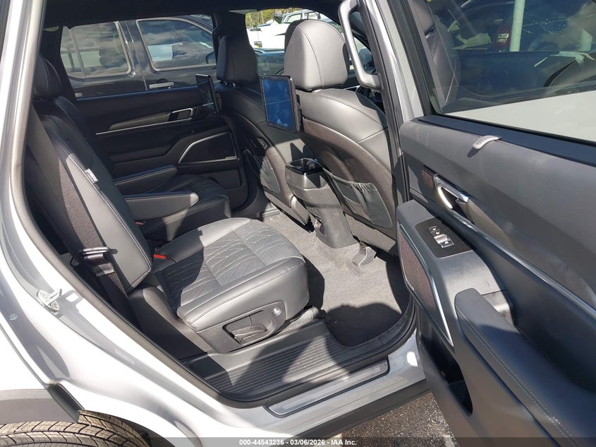 2025 Kia Telluride VIN 5XYP5DGC1SG687722 IAAI salvage auction — FRONT END, Wait Title, sold $12,100 on 2026-07-29 (photo 8)