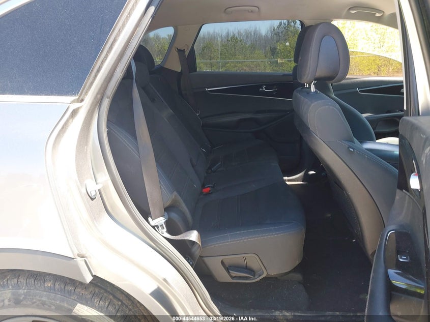 2016 Kia Sorento VIN 5XYPG4A35GG084962 IAAI salvage auction — RIGHT FRONT, Salvage Title, sold $1,300 on 2026-07-13 (photo 8)
