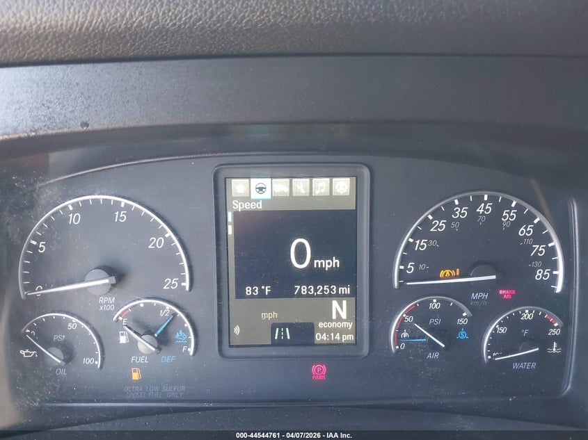2019 Freightliner New cascadia 126 VIN 3AKJHHDR3KSJW9030 IAAI salvage auction — SIDE, Salvage (Illinois), sold $7,450 on 2026-08-18 (photo 5)