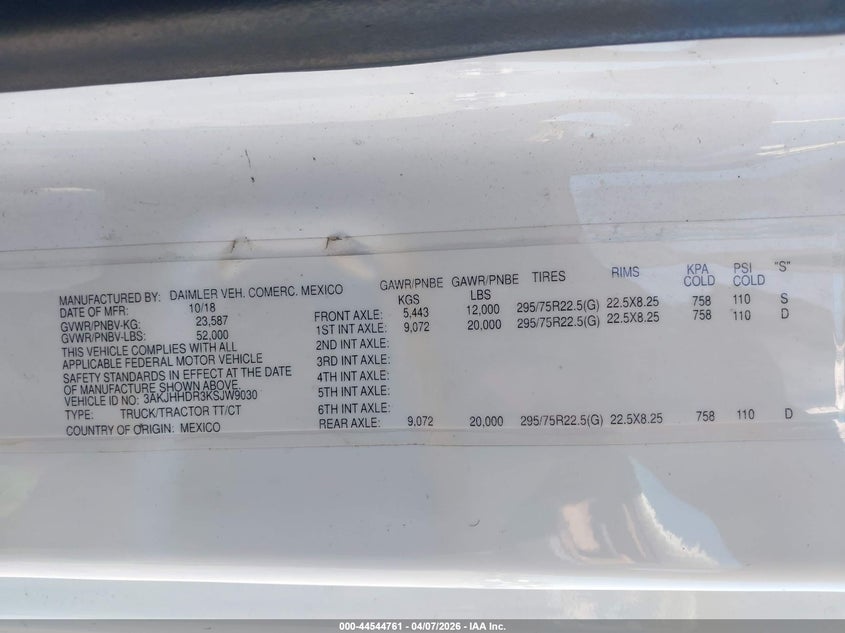 2019 Freightliner New cascadia 126 VIN 3AKJHHDR3KSJW9030 IAAI salvage auction — SIDE, Salvage (Illinois), sold $7,450 on 2026-08-18 (photo 8)