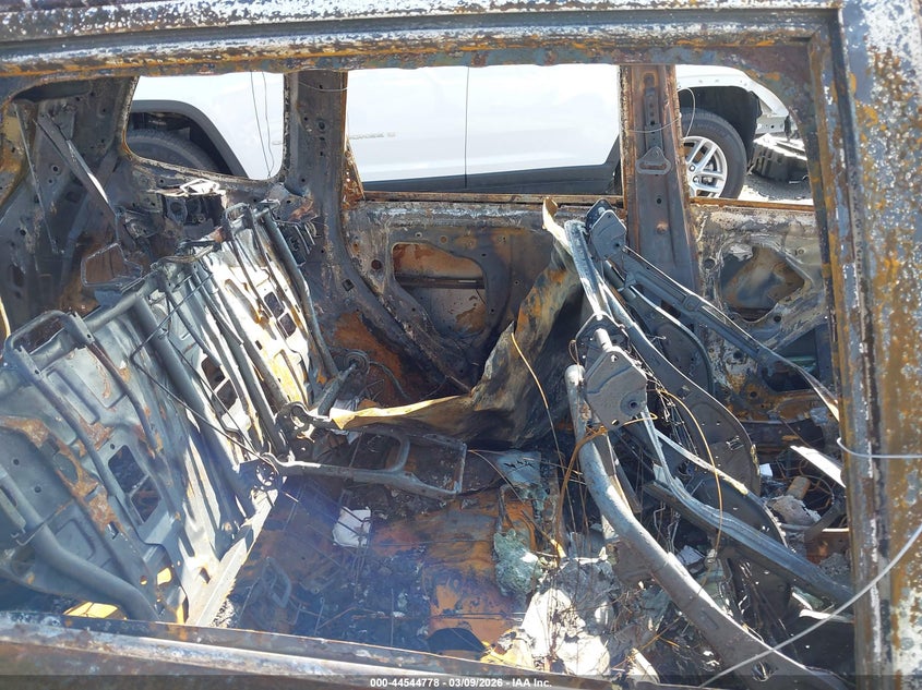 2014 Subaru Forester VIN JF2SJAHC8EH476632 IAAI salvage auction — TOTAL BURN, Junk (Oklahoma), sold $25 on 2026-07-28 (photo 8)