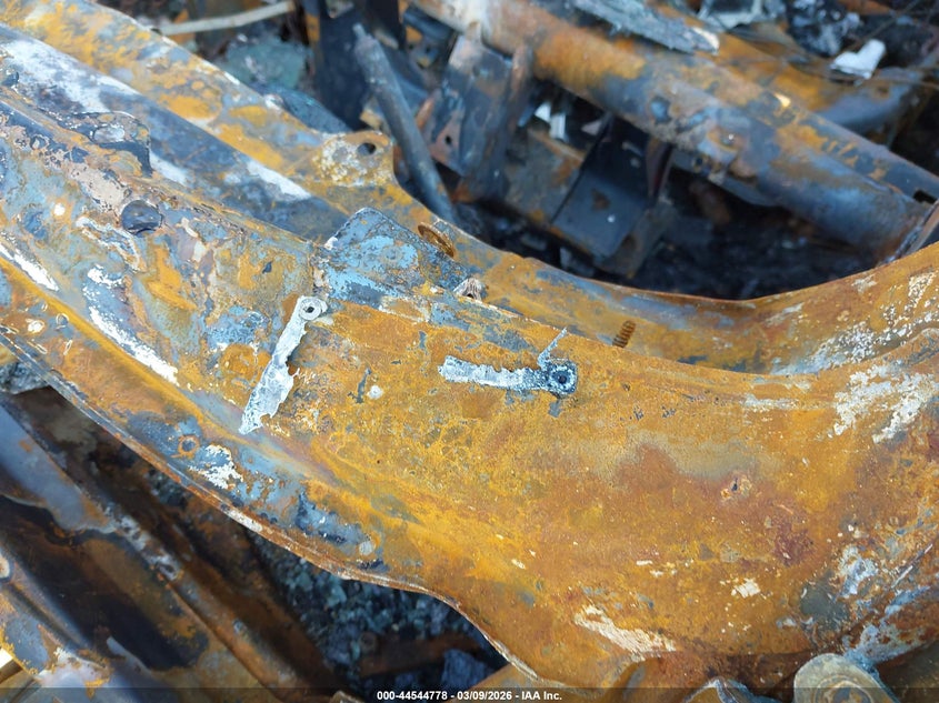 2014 Subaru Forester VIN JF2SJAHC8EH476632 IAAI salvage auction — TOTAL BURN, Junk (Oklahoma), sold $25 on 2026-07-28 (photo 9)