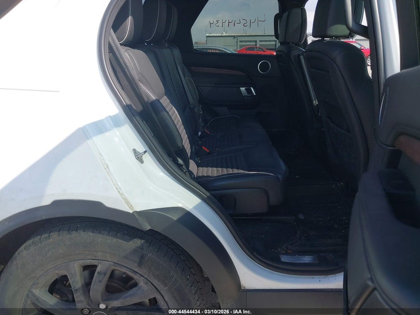 2019 Land rover Discovery VIN SALRT2RV5K2402282 IAAI salvage auction — SIDE, Salvage Title, sold $8,000 on 2026-07-24 (photo 8)