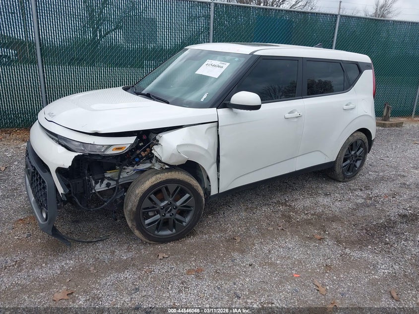 2022 Kia Soul VIN KNDJ33AU0N7165401 IAAI salvage auction — FRONT END, Original (Kentucky), sold $2,450 on 2026-07-29 (photo 2)