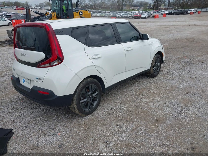 2022 Kia Soul VIN KNDJ33AU0N7165401 IAAI salvage auction — FRONT END, Original (Kentucky), sold $2,450 on 2026-07-29 (photo 4)