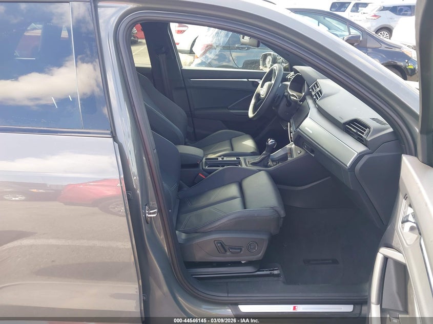 2025 Audi Q3 VIN WA1DECF31S1098288 IAAI salvage auction — LEFT FRONT, Salvage Title, sold $12,900 on 2026-07-30 (photo 5)