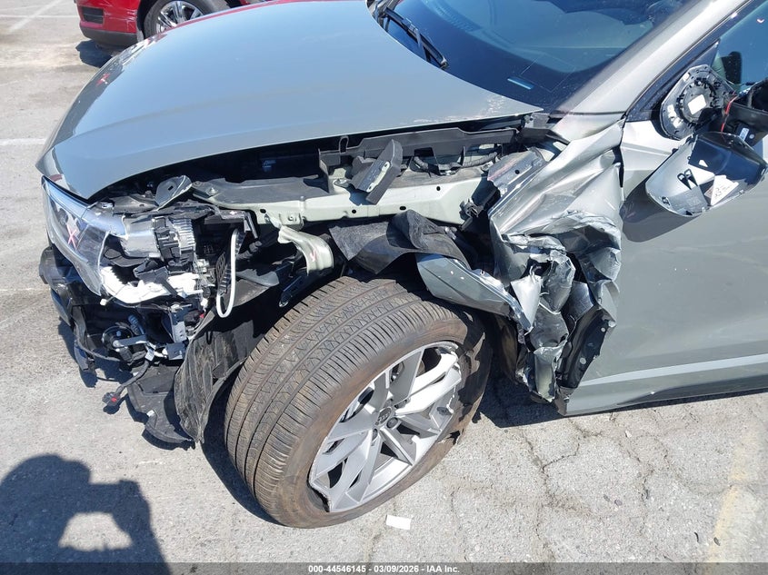 2025 Audi Q3 VIN WA1DECF31S1098288 IAAI salvage auction — LEFT FRONT, Salvage Title, sold $12,900 on 2026-07-30 (photo 6)