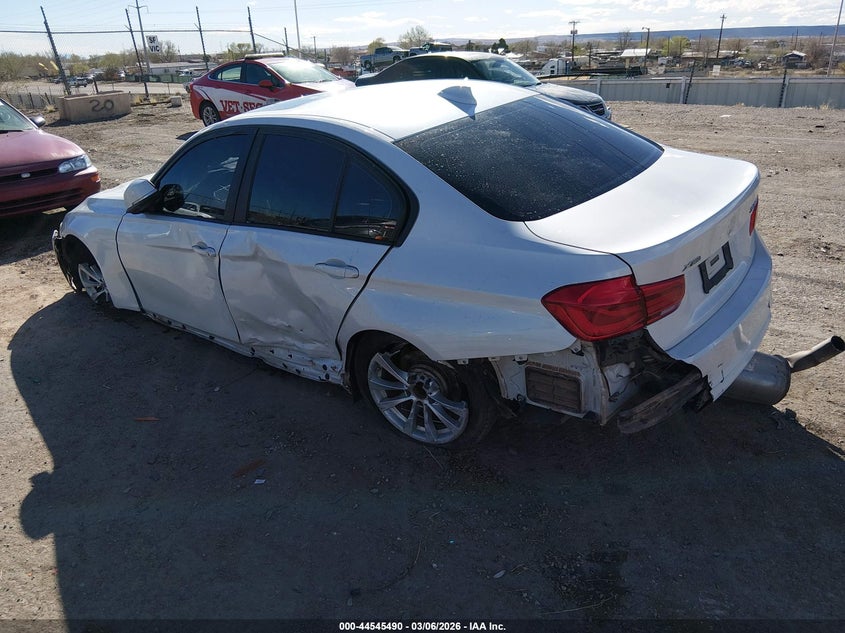 2018 BMW 3er VIN WBA8E5G5XJNV03328 IAAI salvage auction — LEFT SIDE, Salvage (New Mexico), sold $275 on 2026-07-20 (photo 3)