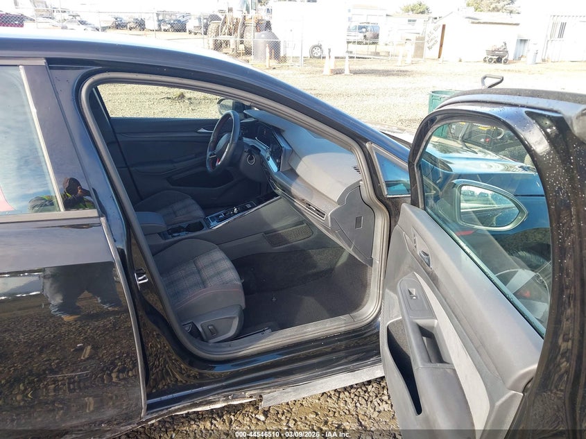 2024 Volkswagen Golf gti VIN WVWGA7CD7RW221706 IAAI salvage auction — RIGHT SIDE, Salvage Title, sold $9,400 on 2026-07-27 (photo 5)