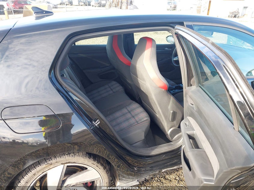 2024 Volkswagen Golf gti VIN WVWGA7CD7RW221706 IAAI salvage auction — RIGHT SIDE, Salvage Title, sold $9,400 on 2026-07-27 (photo 8)
