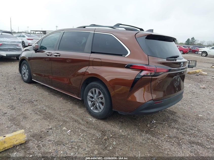 2021 Toyota Sienna VIN 5TDYRKEC2MS064504 IAAI salvage auction — RIGHT FRONT, Original (Texas), sold $13,100 on 2026-07-09 (photo 3)
