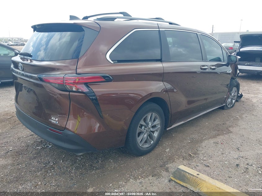 2021 Toyota Sienna VIN 5TDYRKEC2MS064504 IAAI salvage auction — RIGHT FRONT, Original (Texas), sold $13,100 on 2026-07-09 (photo 4)