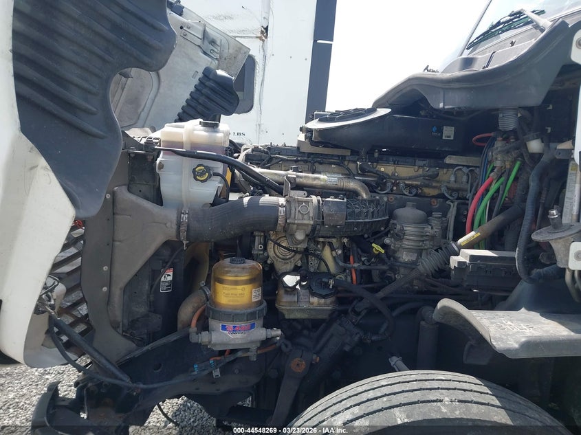 2014 Freightliner Cascadia 125 VIN 3AKJGLDR5ESFJ7486 IAAI salvage auction — REAR END, Salvage (Missouri), sold $4,500 on 2026-07-31 (photo 9)
