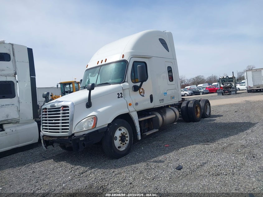 2014 Freightliner Cascadia 125 VIN 3AKJGLDR5ESFJ7486 IAAI salvage auction — REAR END, Salvage (Missouri), sold $4,500 on 2026-07-31 (photo 2)