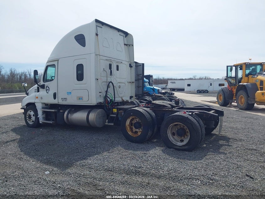 2014 Freightliner Cascadia 125 VIN 3AKJGLDR5ESFJ7486 IAAI salvage auction — REAR END, Salvage (Missouri), sold $4,500 on 2026-07-31 (photo 3)