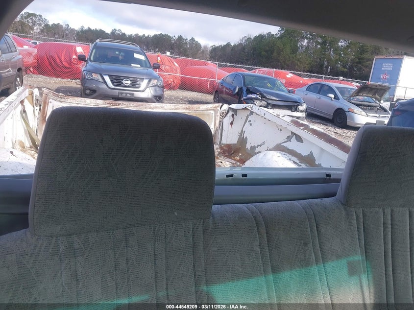 2001 Toyota Tacoma VIN 5TENL42N91Z722548 IAAI salvage auction — REAR END, Salvage (Georgia), sold $1,800 on 2026-07-31 (photo 8)