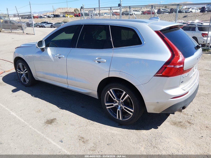 2018 Volvo Xc60 VIN LYV102RK8JB117611 IAAI salvage auction — RIGHT FRONT, Salvage Title, sold $3,800 on 2026-07-30 (photo 3)