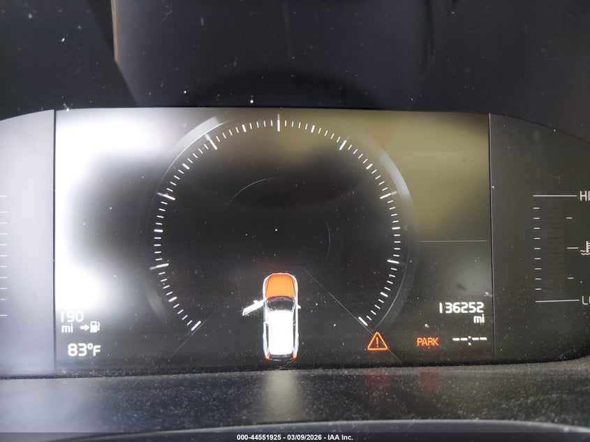 2018 Volvo Xc60 VIN LYV102RK8JB117611 IAAI salvage auction — RIGHT FRONT, Salvage Title, sold $3,800 on 2026-07-30 (photo 7)