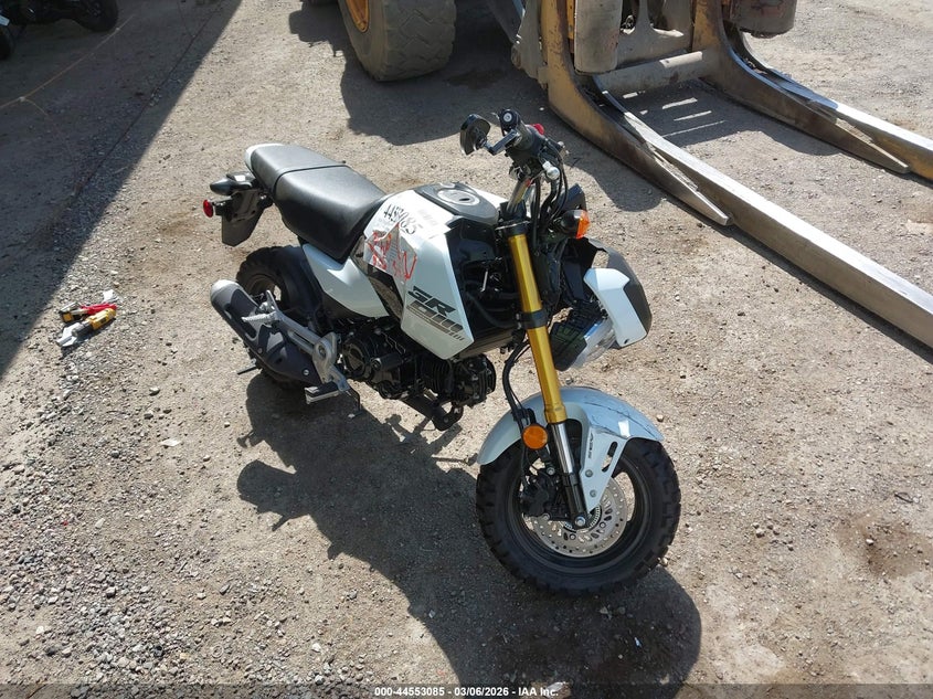 2025 Honda Grom VIN MLHJC9251S5300903 IAAI salvage auction — FRONT END, Salvage Title, sold $675 on 2026-07-06 (photo 1)