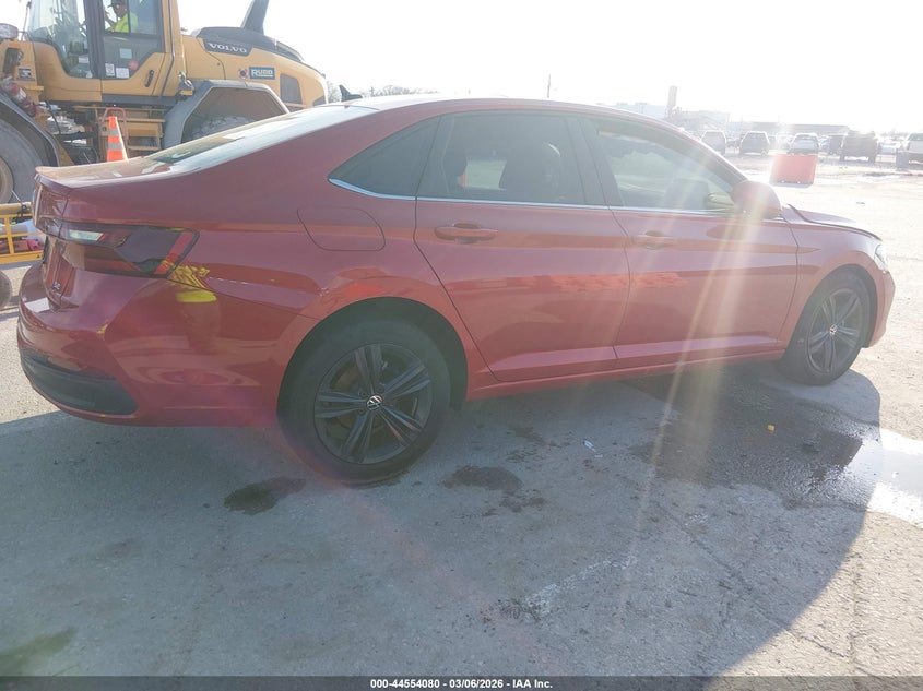2022 Volkswagen Jetta VIN 3VW7M7BU8NM011325 IAAI salvage auction — LEFT FRONT, Salvage Title, sold $2,900 on 2026-08-11 (photo 4)