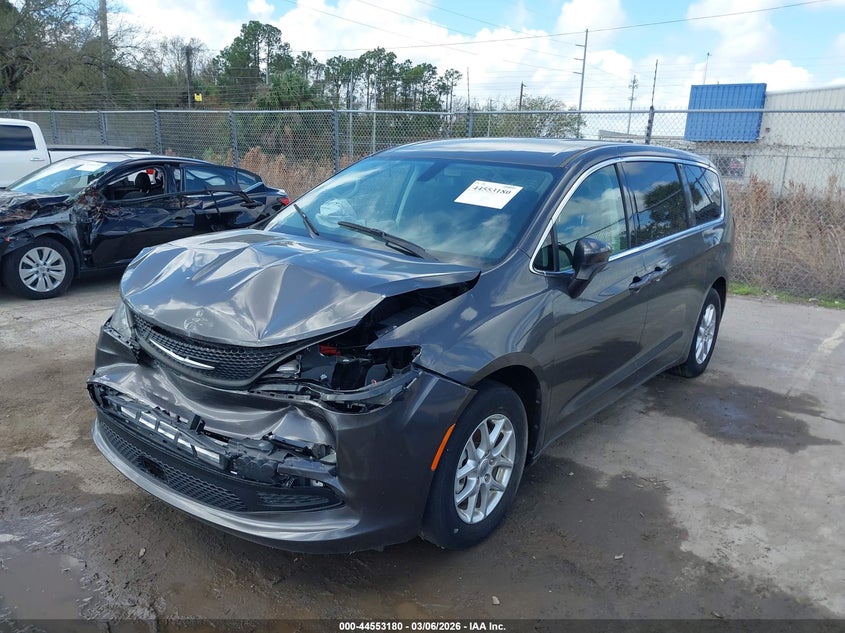 2022 Chrysler Voyager VIN 2C4RC1CG5NR204139 IAAI salvage auction — FRONT END, Clear (Florida), sold $5,300 on 2026-09-14 (photo 2)