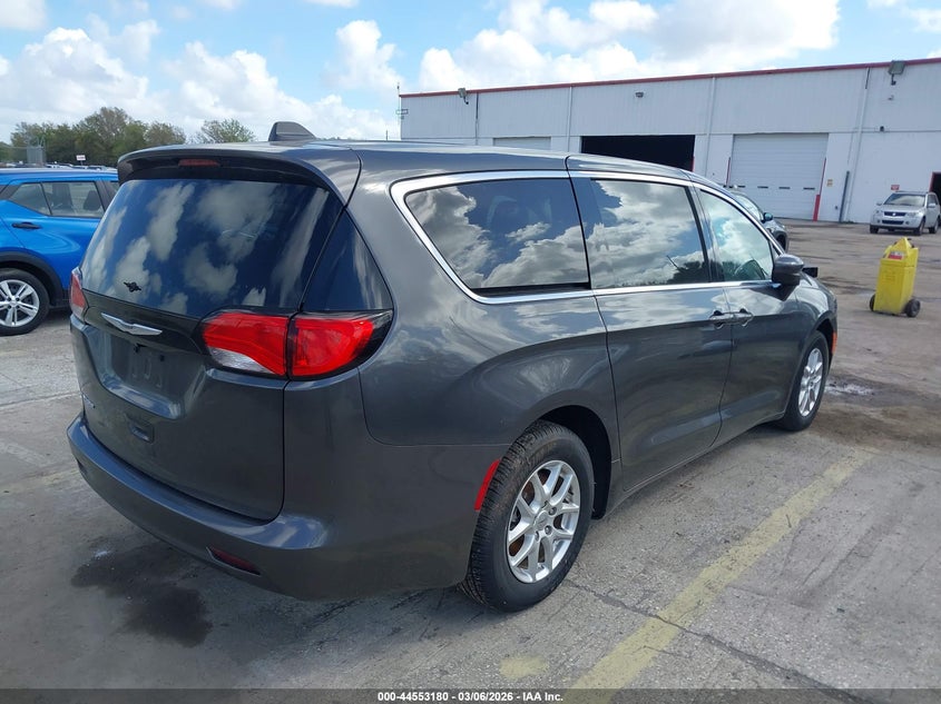 2022 Chrysler Voyager VIN 2C4RC1CG5NR204139 IAAI salvage auction — FRONT END, Clear (Florida), sold $5,300 on 2026-09-14 (photo 4)