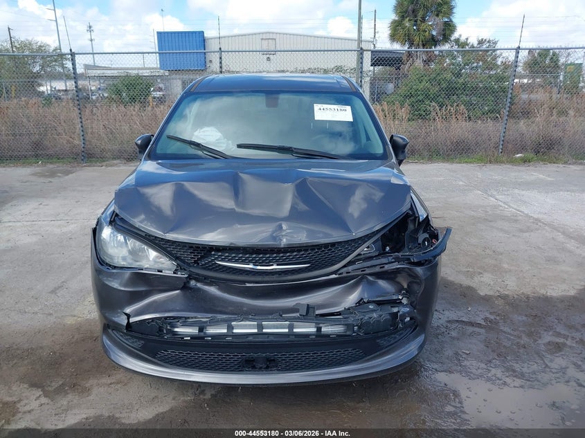 2022 Chrysler Voyager VIN 2C4RC1CG5NR204139 IAAI salvage auction — FRONT END, Clear (Florida), sold $5,300 on 2026-09-14 (photo 6)