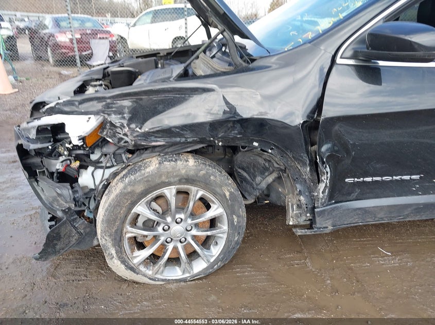 2020 Jeep Cherokee VIN 1C4PJLLB8LD577754 IAAI salvage auction — FRONT END, Salvage (Ohio), sold $2,800 on 2026-08-03 (photo 6)