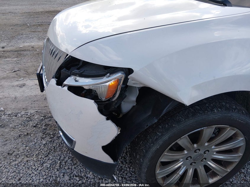 2011 Lincoln Mkx VIN 2LMDJ6JK8BBJ28893 IAAI salvage auction — LEFT SIDE, Salvage (Kentucky), sold $600 on 2026-07-18 (photo 6)