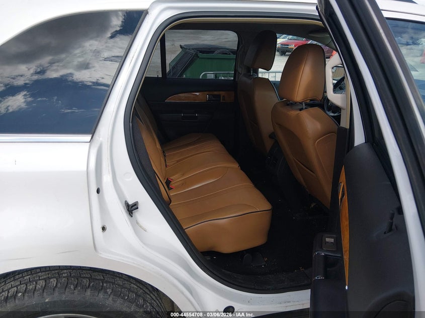 2011 Lincoln Mkx VIN 2LMDJ6JK8BBJ28893 IAAI salvage auction — LEFT SIDE, Salvage (Kentucky), sold $600 on 2026-07-18 (photo 8)