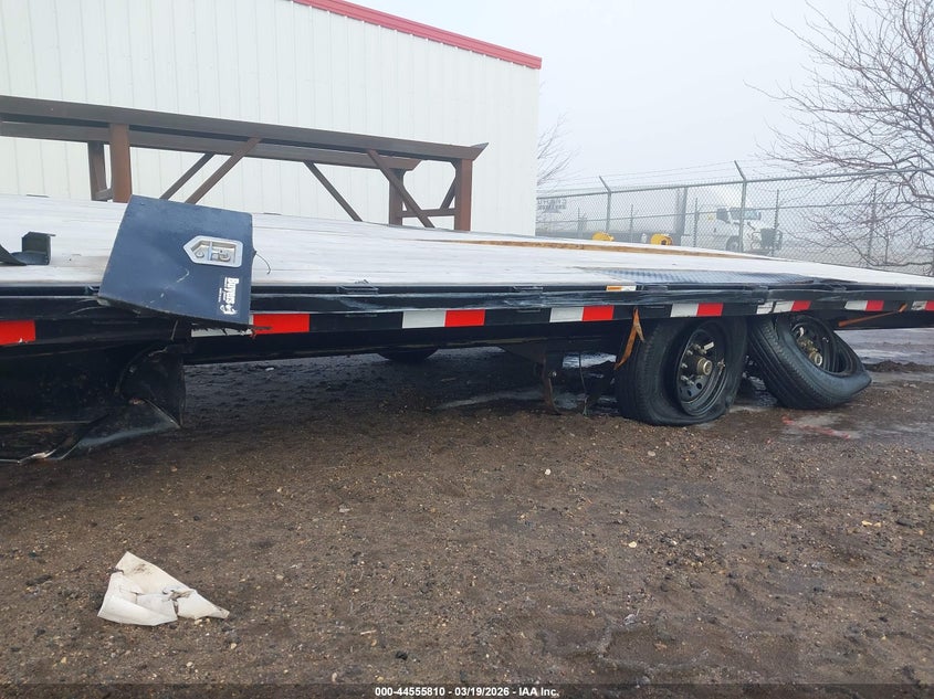 2024 VIN 16V1F2626R2336202 IAAI salvage auction — SIDE, Salvage Title, sold $1,650 on 2026-09-24 (photo 6)